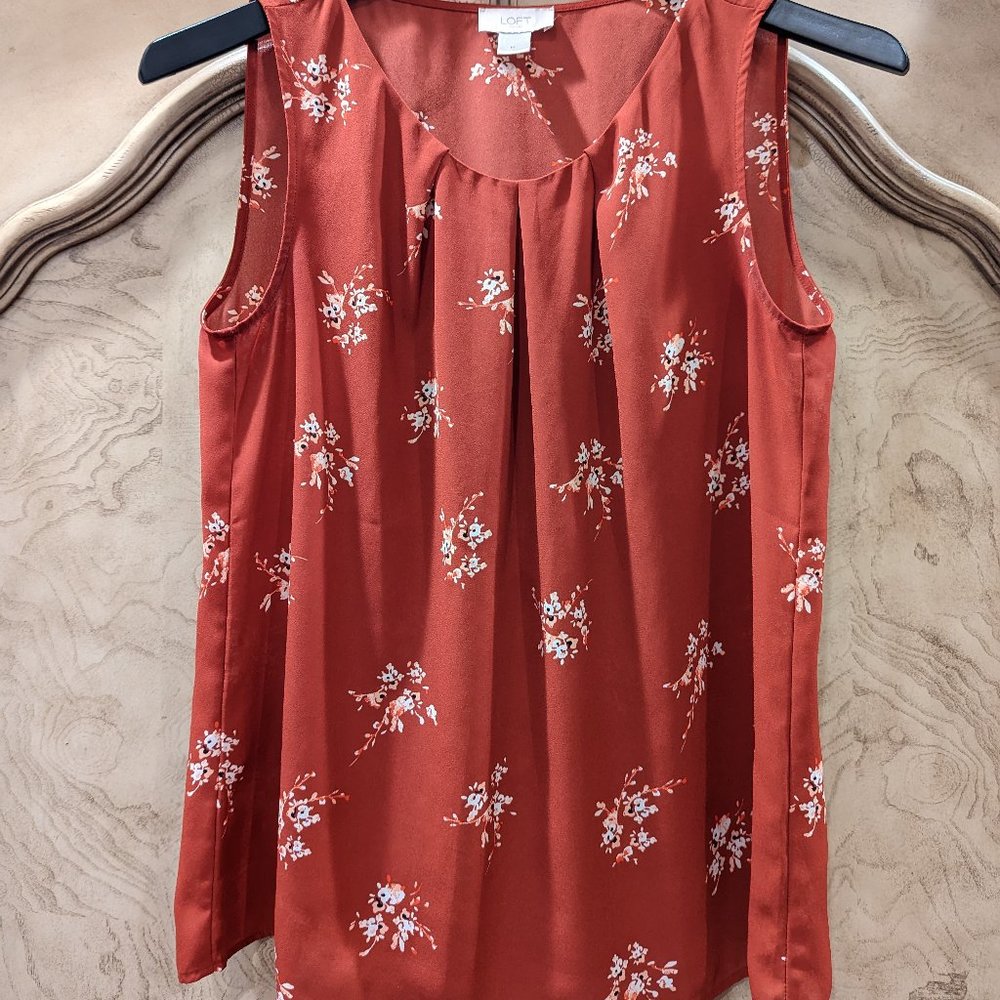 Sleeveless dainty floral rust blouse size medium